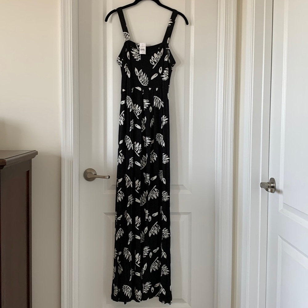NWT LOFT Black/White Leaf Print Sleeveless Maxi Dress Size XS